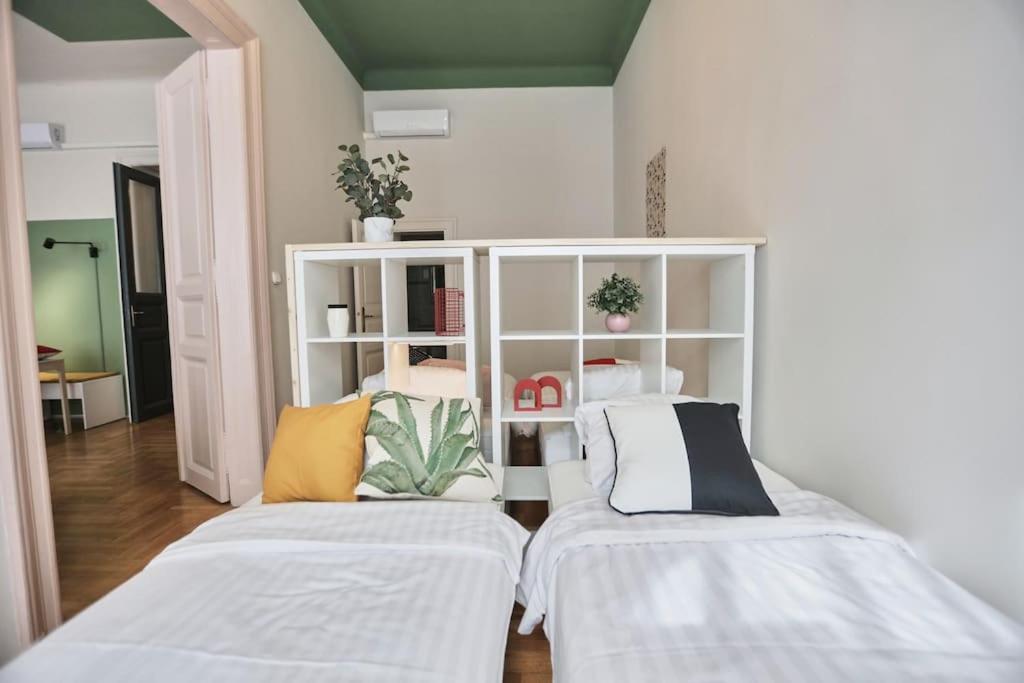 Unwind In Style W Sauna Dsgn 2Br Home Budapest Luaran gambar