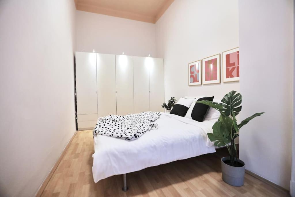Unwind In Style W Sauna Dsgn 2Br Home Budapest Luaran gambar