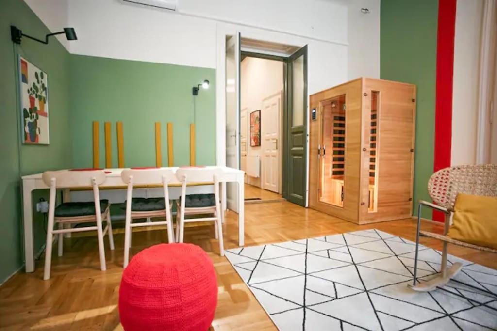 Unwind In Style W Sauna Dsgn 2Br Home Budapest Luaran gambar
