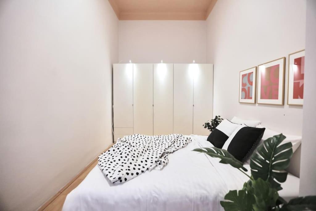 Unwind In Style W Sauna Dsgn 2Br Home Budapest Luaran gambar