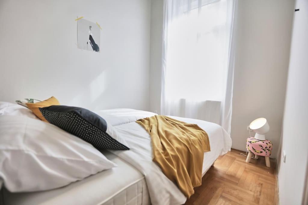 Unwind In Style W Sauna Dsgn 2Br Home Budapest Luaran gambar