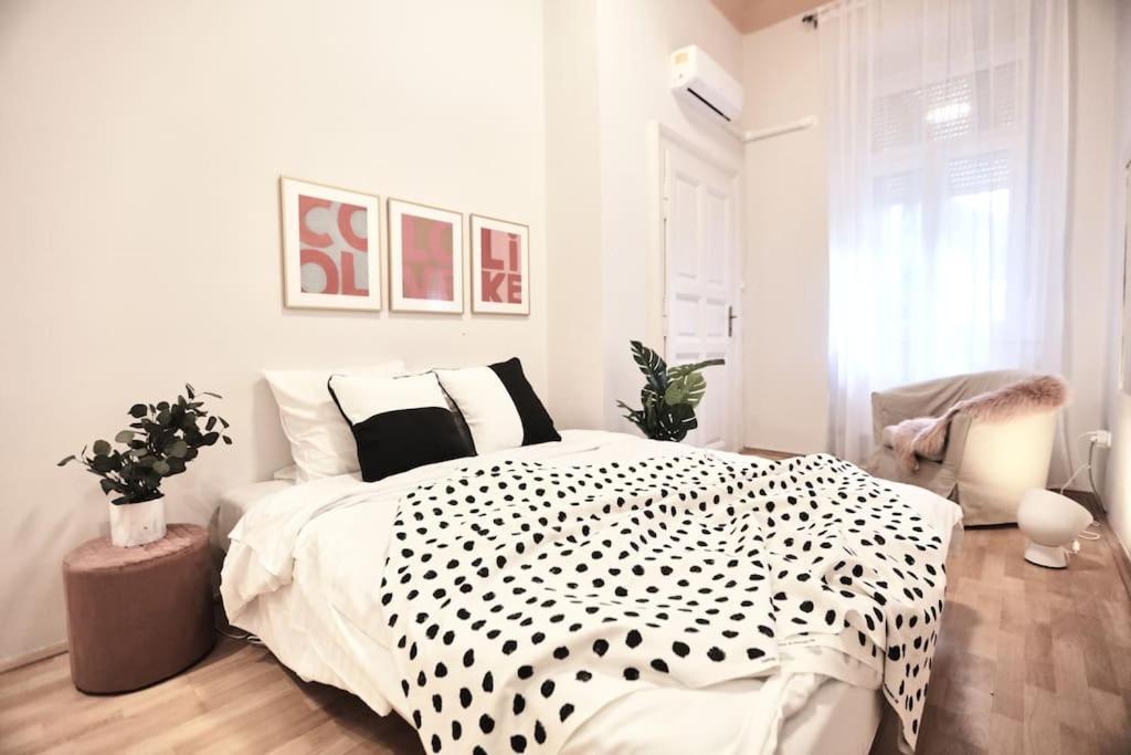 Unwind In Style W Sauna Dsgn 2Br Home Budapest Luaran gambar