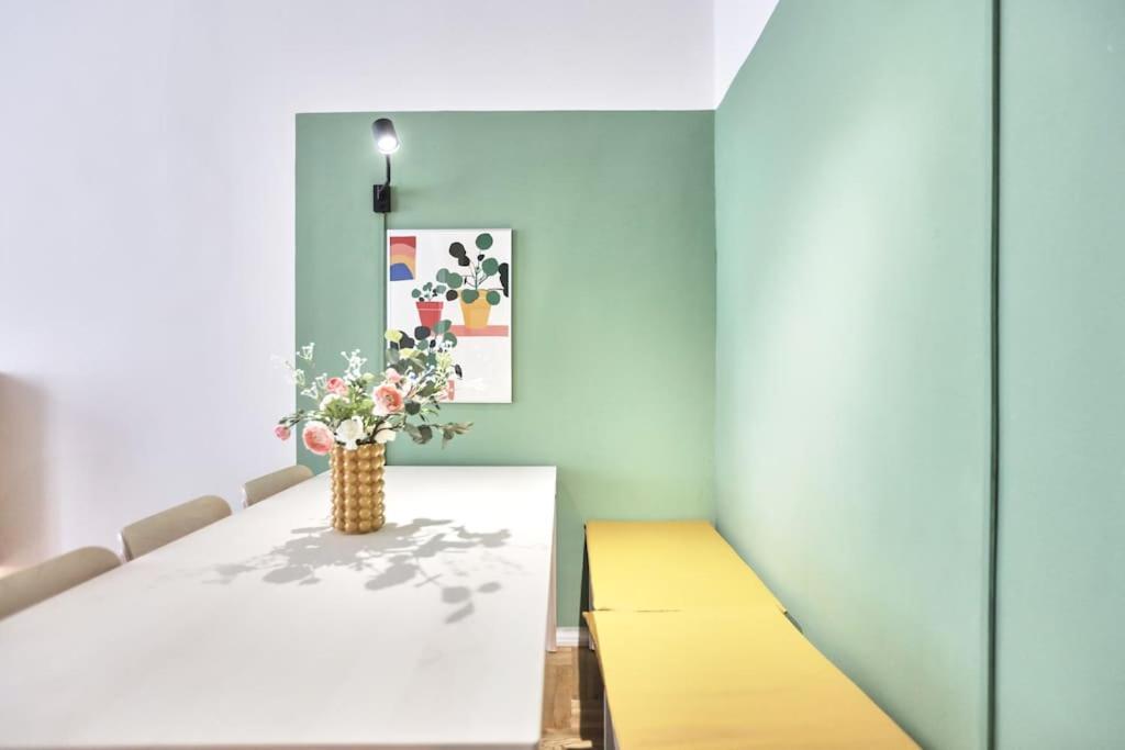 Unwind In Style W Sauna Dsgn 2Br Home Budapest Luaran gambar