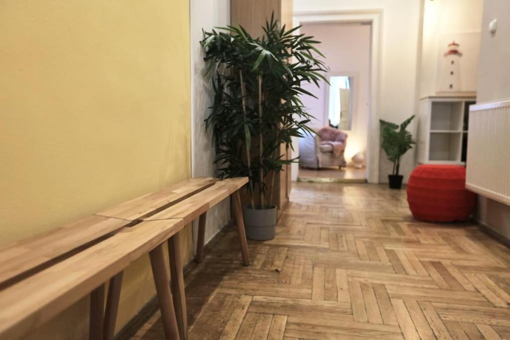 Unwind In Style W Sauna Dsgn 2Br Home Budapest Luaran gambar